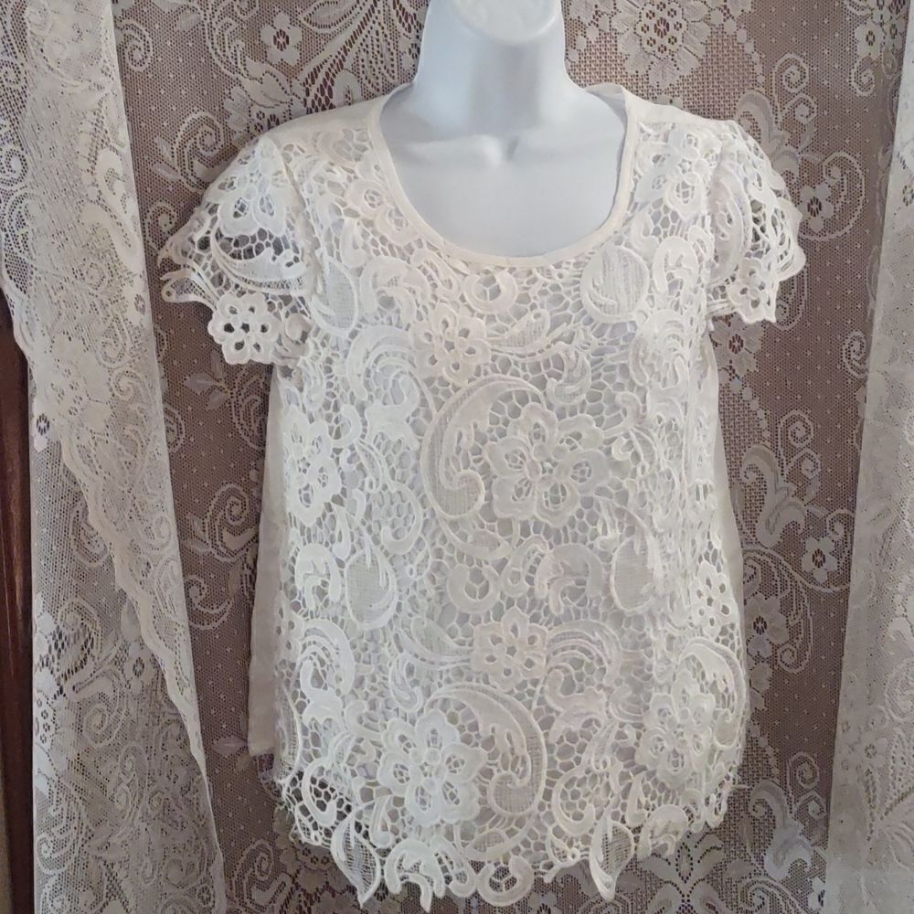 Forever 21 Women's Sz‎ S Romantic Sexy white floral lace front top cap sleeve